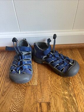 Keen Newport H2 Kids Navy Blue Closed-Toe Outdoor Washable Sz 13 Sandals